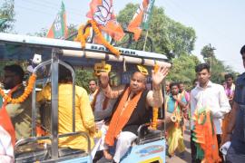 BJP candidate Purandar Mishra, Raipur North Assembly seat, Purandar Mishra's convoy left in 151 rickshaws, nomination, Chhattisgarh Assembly elections, Khabargali