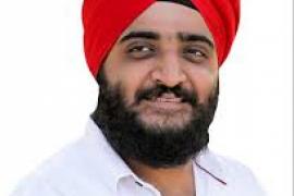 Three leaders including the Youth Congress District President resigned from the party in Mahasamund, Jasmeet Singh Badal Makkar, Councilor and District Planning Committee Member Jaspreet Preeti Badal Makkar and District Coordinator Youth Congress Social Media Ravi Singh Thakur, Chhattisgarh, Khabargali