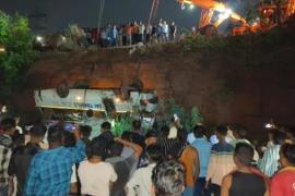 Tragic accident: Bus fell 40 feet down in Kumhari..15 dead, Chhattisgarh, Khabargali