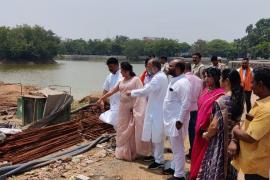 A large part of Karbala pond got filled up and the corporation did not even know about it, Chaubey Colony Swami Atmanand Sarovar, Raipur, Chhattisgarh, Khabargali