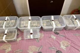 One crore cash and gold seized from absconding policeman's house, Khabargali
