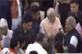 Brijmohan Agrawal introduced the MPs of Chhattisgarh to Modi, congratulated them on being elected leader, Khabargali