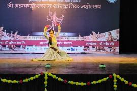 In Mahakal's city Ujjain, Vanshika Gupta of Raipur gave a captivating Kathak performance, Shri Mahakaleshwar Sanskriti Mahotsav national level competition festival organized in Ujjain, worship of Lord Shiva and Shiva Tandava, Guru Mrs. Sangeeta Kapse in Sangeeta Kala Academy, Kathak dance, daughter of Pankaj Gupta and Mrs. Rajni Gupta, Chhattisgarh, Khabargali