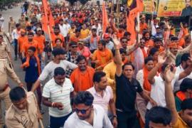 Demonstration of 5000 VHP workers against cow smuggling, large number of police forces deployed...    raipurnews cg nwews hindinews latesnews  