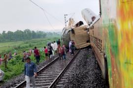 Major accident: Goods train collides with Kanchenjunga Express, 7 killed, 25 injured...  bignews hindinews latestnews bignews train accident news bignews khabargali