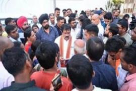 Martyr families on indefinite strike, protesting with these 6-point demands...  raipurnews cg news hindinews latestnews cg news bignews hindinews khabrgali 