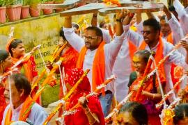 Sushil Sunny Agrawal participated in Kanwar and Trishul Yatra, Kanwar and Trishul Yatra organized from Durga Temple in Priyadarshini Nagar to Govardhan Chowk Canal Road to Hatkeshwarnath Temple Mahadev Ghat Raipur, Raipur, Chhattisgarh, Khabargali