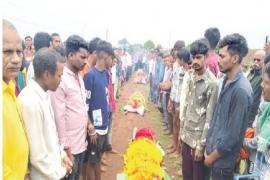 The last rites of the students who were hit by lightning were performed together, there was mourning in the entire village... cgnews rajnandgaon news khabaragli 
