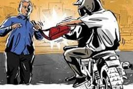 Robbery of Rs 20 lakh in broad daylight in Raipur, vicious miscreants surrounded the youth and carried out the crime CG News Hindi news latest News khabargali 