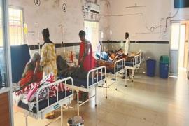 शादी समारोह का खाना खाकर बिगड़ी तबियत, 60 से अधिक लोग फूड प्वाइजनिंग के शिकार  खबरगली Health worsened after eating wedding ceremony food, more than 60 people become victims of food poisoning. Khabargali  cg news hindi news cg big news latest news cg hindi news khabargali 