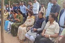  हिन्दू युवक की ईसाई रीति-रिवाज से कर दिया अंतिम संस्कार, पुरे गांव में मचा बवाल खबरगली The last rites of a Hindu youth were performed according to Christian customs, there was an uproar in the entire village  cg news hindi news cg big news latest news khabargali  