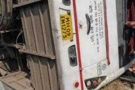  अनियंत्रित होकर पलटी बस, 12 यात्रियों को मौत, 10 की हालत गंभीर खबरगली  The bus overturned out of control, 12 passengers died, 10 were in critical condition  cg news hindi news cg big news latest news khabargali 