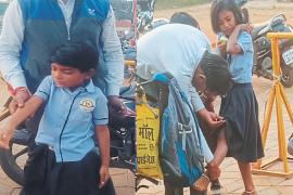  बच्चों पर मधुमक्खियों ने किया हमला, पुरे स्कूल में मची अफरा-तफरी खबरगली Bees attacked children, there was chaos in the entire school cg news cg big news hindi news latest news cg big news khabargali 