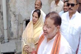 Voting continues from morning for by-election, BJP candidate Sunil Soni casts his vote.  cg news hindi news cg big news  khabargali