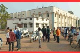कवर्धा में बड़ा हादसा, ट्रक में फंसी लाश, दो दोस्तों ने तोड़ा दम... खबरगली Big accident in Kawardha, dead body stuck in truck, two friends died... Cg big news Hindi news latest news cg big news khabargali 