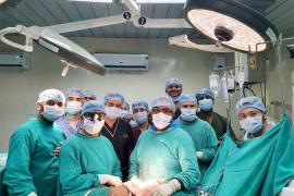 Doctors of Ambedkar Hospital created history, removed a five kilo tumor stuck to the lungs and heart, in medical language it is called mediastinal tumor, cancer surgeon Dr. Ashutosh Gupta and heart and chest surgeon Dr. Krishnakant Sahu, Raipur, Chhattisgarh, Khabargali