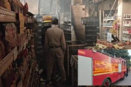 रायपुर के सुपर मार्केट में लगी आग, दमकल की गाड़िया मौके पर मौजूद खबरगली  Fire breaks out in Raipur's super market, fire tenders present at the spot cg news hindi news cg big news latest news khabargali 