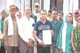  छत्तीसगढ़ के 32 मजदूर महाराष्ट्र में बंधक, परिजनों ने छुड़ाने के लिए एसपी से लगाई गुहार 32 laborers from Chhattisgarh held hostage in Maharashtra, family members appeal to SP to rescue themcg news hindi news cg big news khabargali