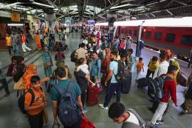 यात्रियों को एक बार फिर से होगी परेशानी, रेलवे ने रद्द की ये 9 ट्रेनें खबरगली   Passengers will once again face trouble, Railways canceled these 9 trainscg news hindi news cg latest news cg big news khabargali 