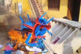 धमतरी में बीजेपी कार्यकर्ताओं का भड़का आक्रोश, कार्यालय में तोड़फोड़ करने के बाद लगा दी आग… ख़बरगली Anger erupted among BJP workers in Dhamtari, after vandalizing the office they set it on fire…  cg news cg big news latest news cg hindi news cg big news latest news khabargali    