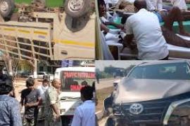 बस्तर महाराजा की कार हादसे का शिकार,  टाटा मैजिक को मारी टक्कर, 12 लोग हुए घायल खबरगली  Bastar Maharaja's car met with an accident, Tata Magic collided, 12 people injured khabargali cg news hindi news cg big news latest news khabargali 