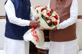 Chief Minister Vishnudev Sai handed over the roadmap for Bastar's development to the Prime Minister, Chief Minister Vishnudev Sai met Prime Minister Narendra Modi, development works and Naxal eradication were discussed Chief Minister shared the outline of the Prime Minister's proposed visit to Chhattisgarh on March 30 Investment increased in Chhattisgarh due to the new industrial policy, Chief Minister gave detailed information to the Prime Minister, Khabargali