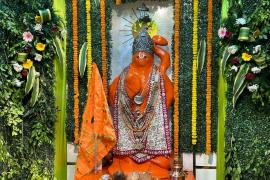 The premises of Shri Chintahar Hanuman Temple located in Chobey Colony will reverberate with Hanuman bhajans, Sunderkand recitation, Bhajan Sandhya, Hanuman Chalisa, Tableau and Bhandara, famous singer Shrikant Sharma and party will perform, program organized by Bhakt Seva Mandal and Deepak-Naresh Kedia, Raipur, Chhattisgarh, Khabargali