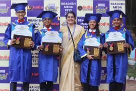 Superb performance of children in 'Brainish Megafest'... Won in many categories including Champion Trophy, did mathematical calculations in few moments, Deepa Ma'am, Brainish Abacus Class, Shailendra Nagar, Raipur, Chhattisgarh, Khabargali