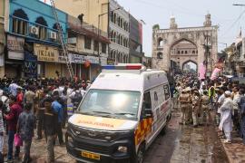 17 people died in Hyderabad, massive fire broke out near Charminar latest news hindi news big news khabargali 