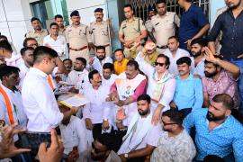 RTO office surrounded over high security number plate, Chhattisgarh, Khabargali Kanhaiya Aggarwal, State General Secretary, Chhattisgarh State Congress Committee