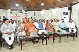 MLA Anuj Sharma listened to the 123rd 'Mann Ki Baat' of Prime Minister Shri Modi at the Chief Minister's residence, Raipur, Chhattisgarh, KhabarGali