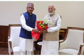 Chief Minister Vishnudev Sai met Prime Minister Narendra Modi and invited him to participate in the 'Amrit Silver Festival' on November 1 Chhattisgarh news pm modi latest news hindi  khabargali 