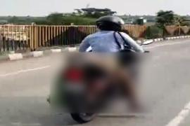 The truck crushed the wife sitting behind the husband, no help was received after the accident, the wife's body was tied and taken away cg news hindi news latest news khabargali 