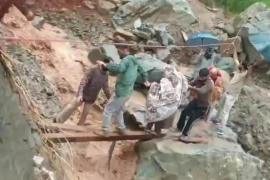 Clouds wreaked havoc in Jammu and Kashmir, flood in Vaishno Devi Ardhkumwari, 12 people died hindi News big latest News Hindi khabargali 
