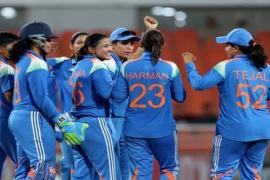 Smriti Mandhana smashes a magnificent century, breaks a major Asian cricket record