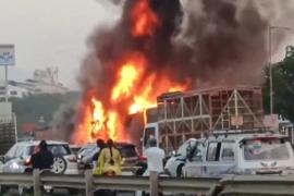 Tragic accident on Pune-Bengaluru highway, out-of-control truck collides with several vehicles, 7 burnt to death hindi News latest News big News khabargali 