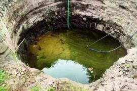 An innocent child fell into an open well while flying a kite, died on the spot, and the entire village was plunged into mourning. Hindi News latest news khabargali 