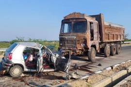 Four killed as truck runs over pilgrims in Gujarat hindi news latest News 📰 khabargali 