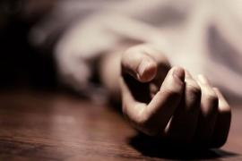 Son commits suicide by hanging himself, mother suffers heart attack hindi News latest news khabargali 