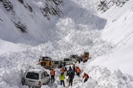 Natural disaster: 6 killed, 5 injured in avalanche at Zojila Pass‌ hindi news latest news big News khabargali  hindi News latest news khabargali 