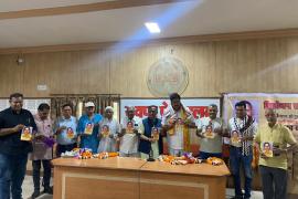 Literary gathering, dignified release of senior litterateur Gulaal Verma's Chhattisgarhi essay collection 'Aau Ka Kahibe' Literature helps in moral prosperity, Chhattisgarh Official Language Commission Chairman Prabhat Mishra, Vaibhav Publication and Press Club Raipur, Khabargali