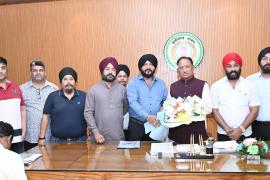 Historical moment: A grand Gurudwara will be built in 'Basna', the land sanctified by the feet of Guru Nanak Dev Ji; CM Sai gets invitation for Hola Mohalla festival and Bhoomi Pujan of Gurudwara Sahib in Garh Phuljhar to be held on 15th, Chairman of Chhattisgarh State Minority Commission Amarjeet Singh Chhabra, Chhattisgarh, Khabargali