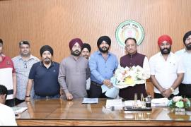 Historical moment: A grand Gurudwara will be built in 'Basna', the land sanctified by the feet of Guru Nanak Dev Ji; CM Sai gets invitation for Hola Mohalla festival and Bhoomi Pujan of Gurudwara Sahib in Garh Phuljhar to be held on 15th, Chairman of Chhattisgarh State Minority Commission Amarjeet Singh Chhabra, Chhattisgarh, Khabargali