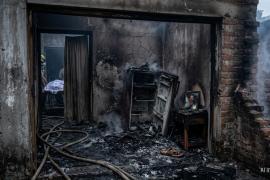  A massive fire broke out in the house after a fridge exploded, burning a woman to death. bilaspur chhattisgarh hindi news khabargali 