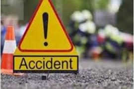 Four people, including the groom, died in three road accidents in Raigarh; a couple was killed in a collision with a trailer. hindi news raigarh news khabargali 