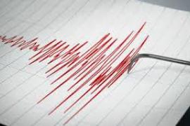 A 4.7 magnitude earthquake struck Hingoli in Maharashtra, with recent cracks appearing, and tremors felt in Nanded and Parbhani.hindi news big news latest news khabargali 