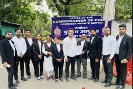 Massive protests against e-challans in Raipur: Lawyers complain to the Commissioner and DGP, demanding amendments to the rules and reduction in fines. Advocates Vivek Tanwani, Nitin Bhadekar, Jagdish Singha, Pankaj Dhote, Chandralok Mishra, Monica Fernandes, Riya Gadiya, Vidisha Sachdev, Vinod Saraf, Sangita Sahu, Farhan Siddiqui, Chhattisgarh, Khabargali 