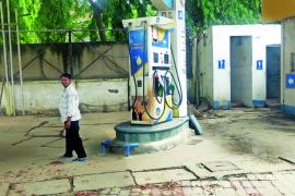  There is a severe shortage of petrol in Raipur, common people are not getting petrol. raipur chhattisgarh hindi news khabargali 