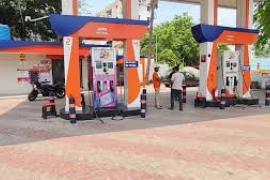  Petrol and diesel prices in the state have become a big issue, with over 300 pumps running out of stock. hindi news latest raipur khabargali 