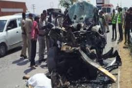 Five UP policemen killed in Haryana after their Scorpio collided with another car while overtaking on the expressway. hindi news big news khabargali 
